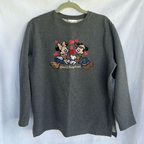 Vintage Disney World Mickey and Minnie Valentines Sweatshirt Size M - Picture 1 of 8